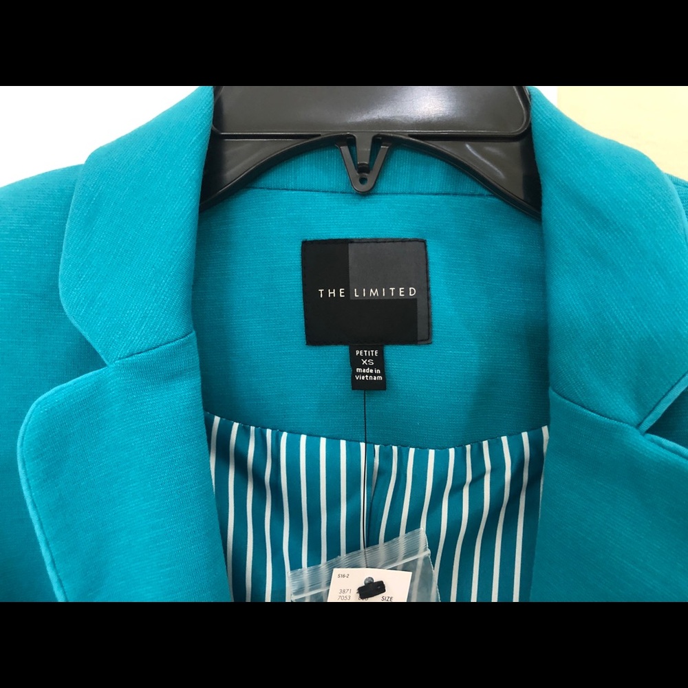Blazer - Picture 3 of 4